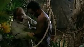 Ana Flores bật cô ấy ...