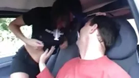 Brooks chết tiệt tro ...