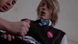 Dane Jones nhỏ tàn n ...